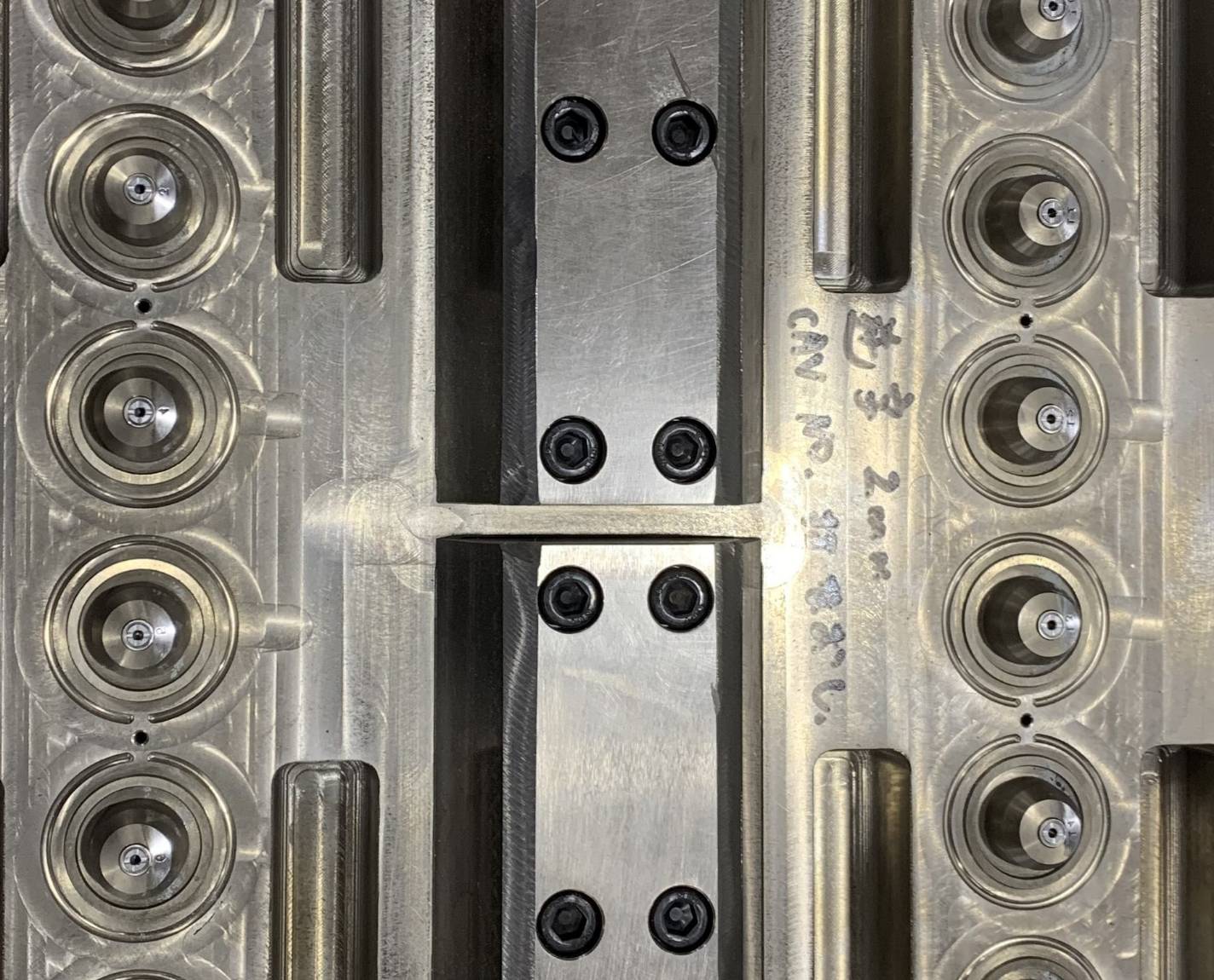 ゴムシール金型の改造・入れ子製作