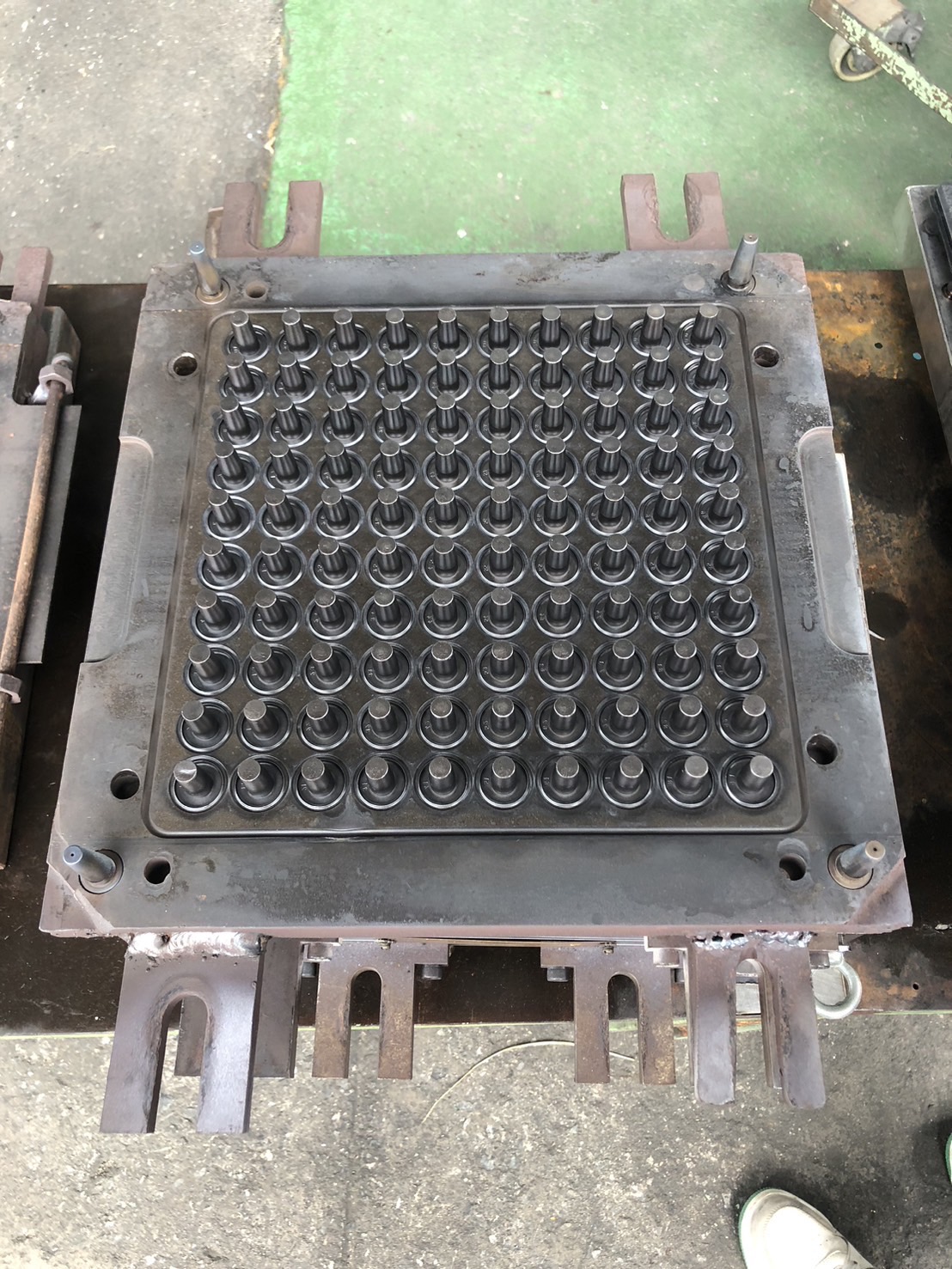 ゴム金型の洗浄・清掃