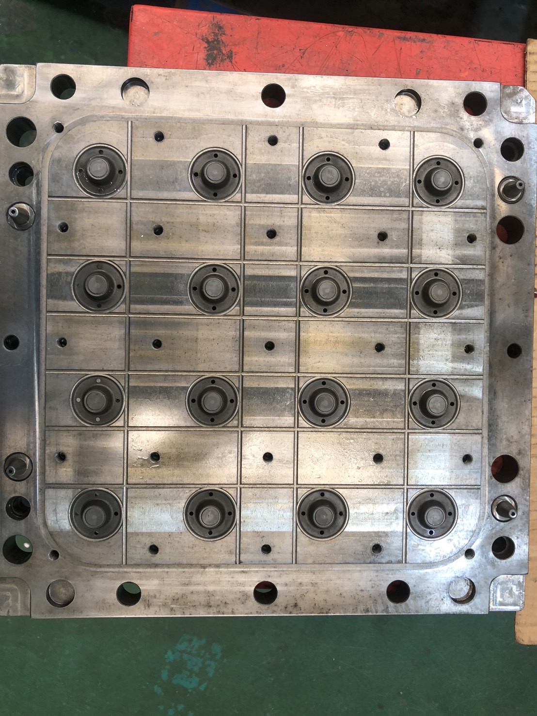 ゴム金型の肉盛り溶接・再メッキ修理